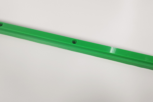 MF1325绝缘件加工中心加工的PE聚乙烯