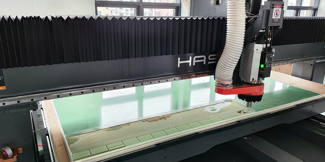 工程塑料加工中心的x轴有间隙